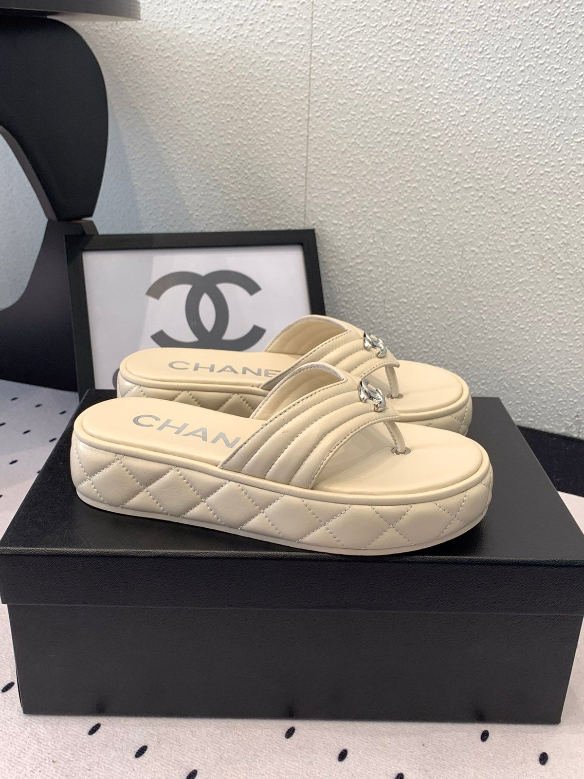 CC Thong Slippers In Ivory White Lambskin 147047