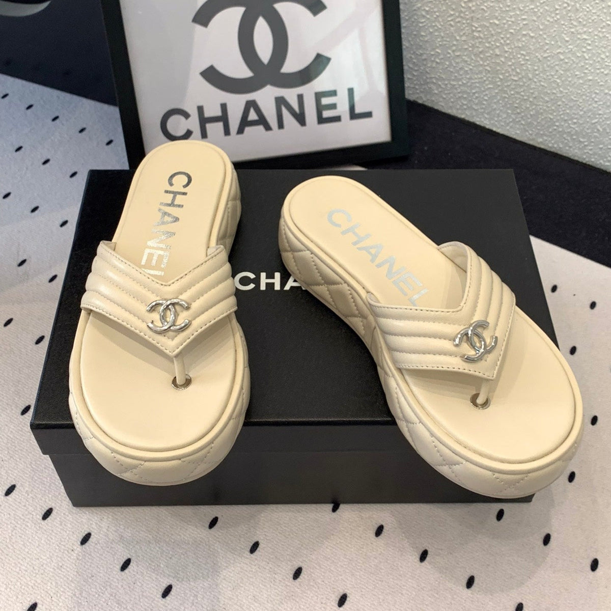 CC Thong Slippers In Ivory White Lambskin 147047