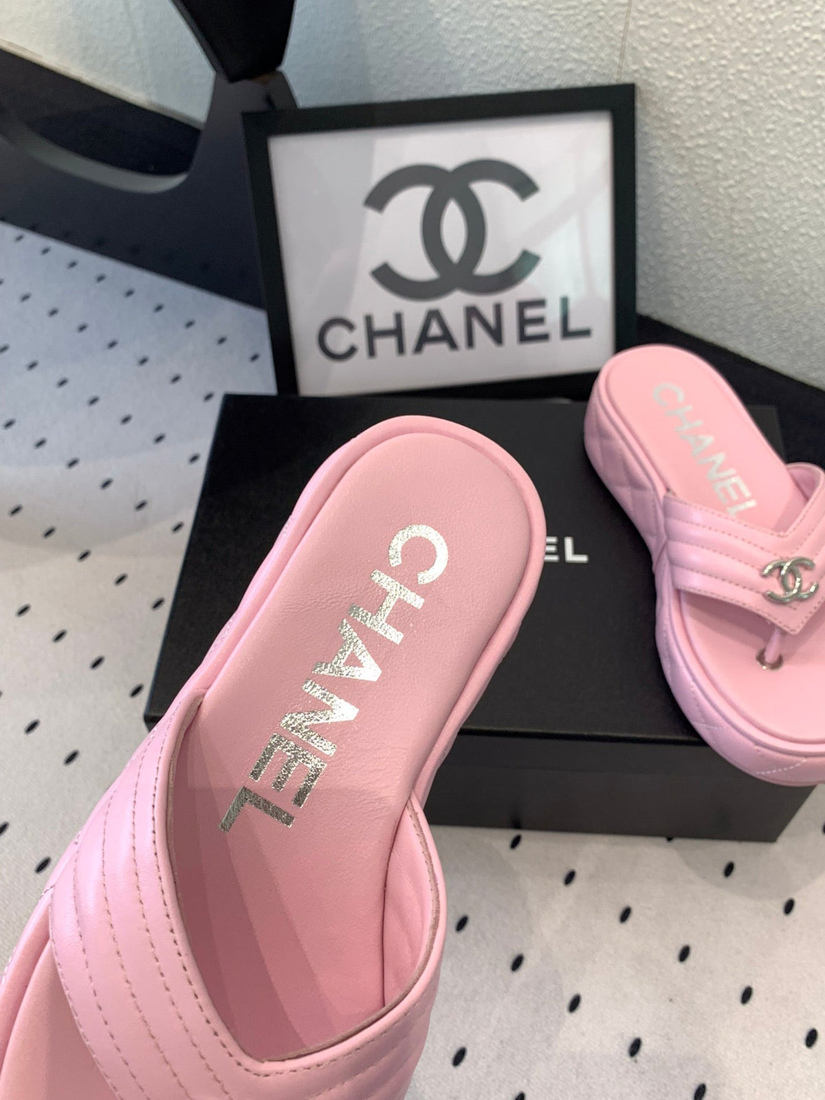 CC Thong Slippers In Pink Lambskin 147049