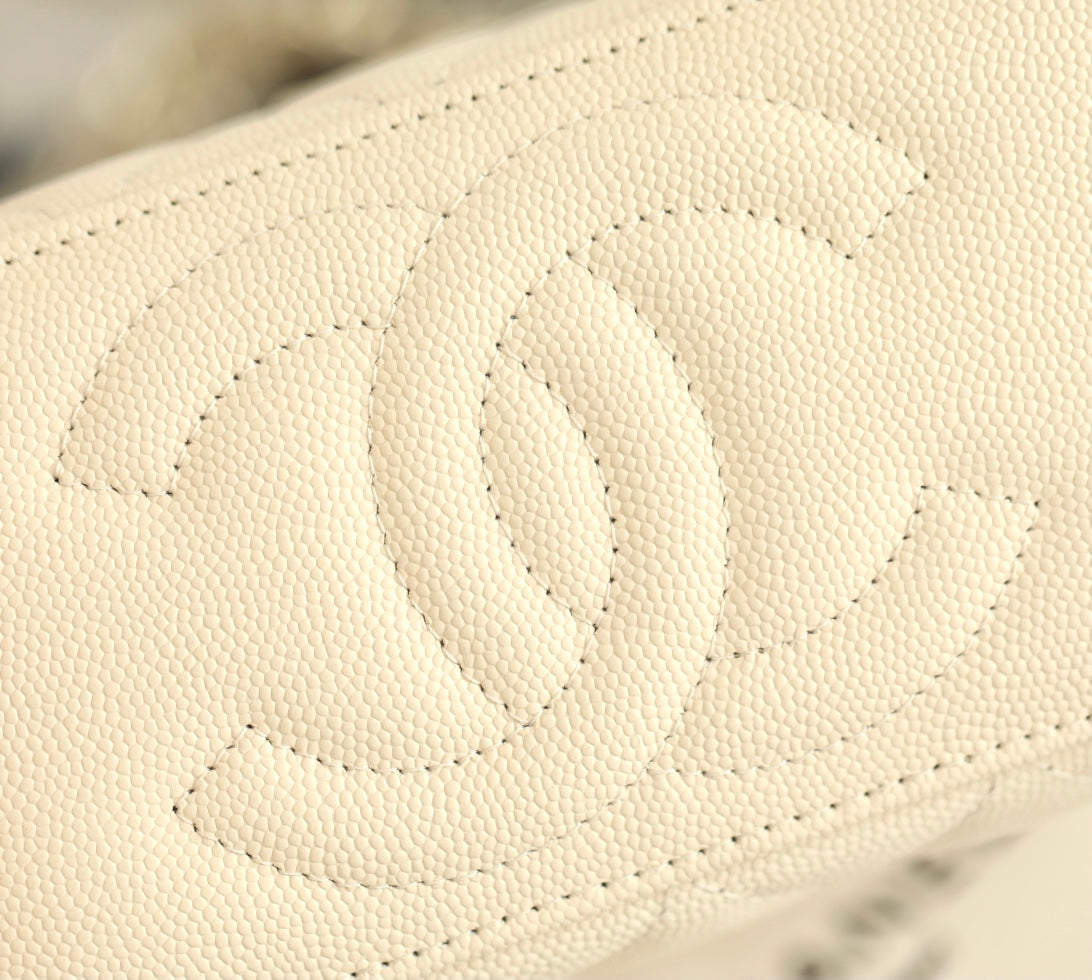 CC 25C Vanity 17cm Cream Grained Calfskin