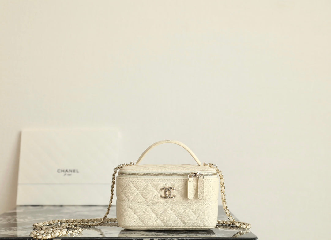 CC 25C Vanity 17cm Cream Grained Calfskin