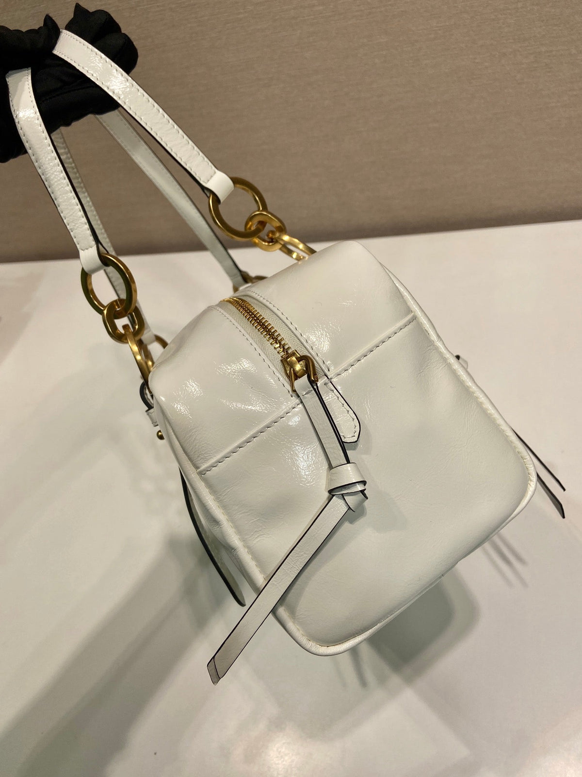 LARGE RECTANGULAR BAG 30 IN WHITE OIL WAX LAMBSKIN GOLD HARDWARE