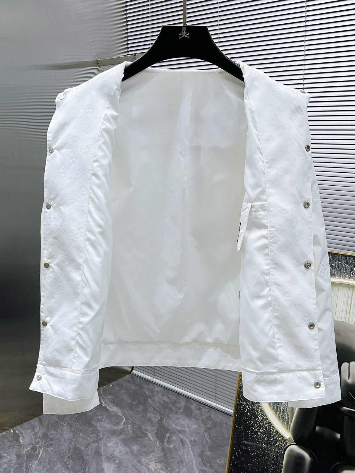 LV LAPEL JACKET WHITE EMBOSSED MONOGRAM 238807