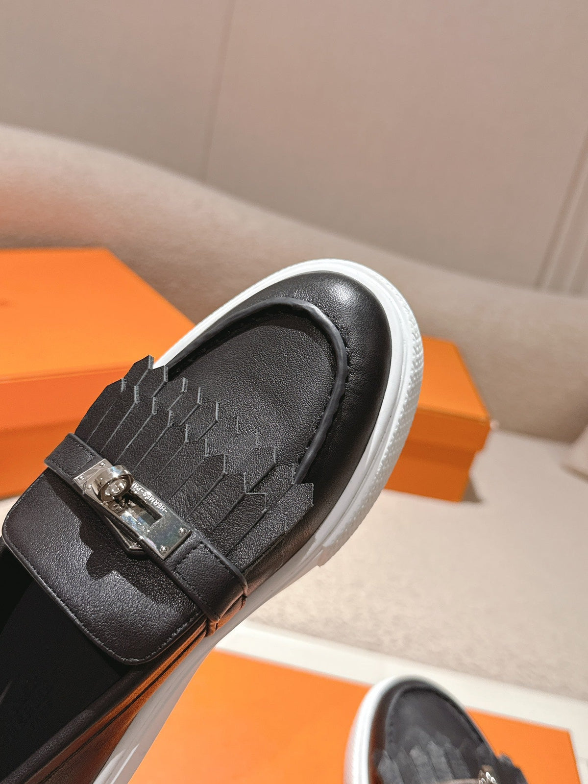 HM 25ss Platform Loafers Kelly Buckle Black Cowhide 577476