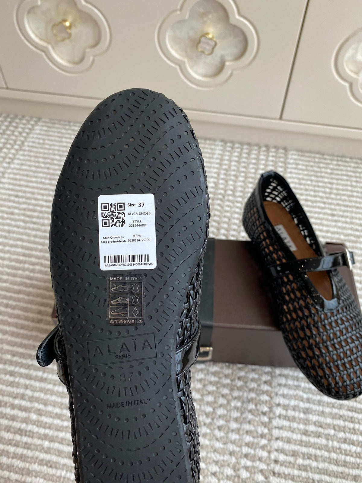 Alaia Women's Ballet Flat Black Lambskin 291052