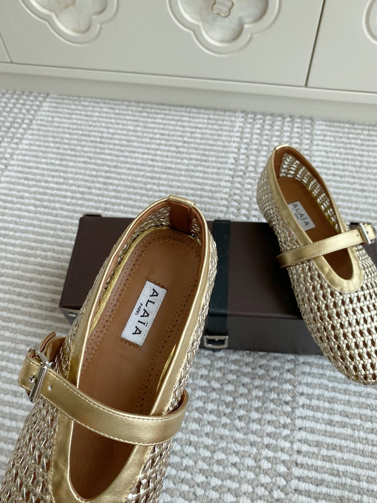 Alaia Women's Ballet Flat Gold Lambskin 291053