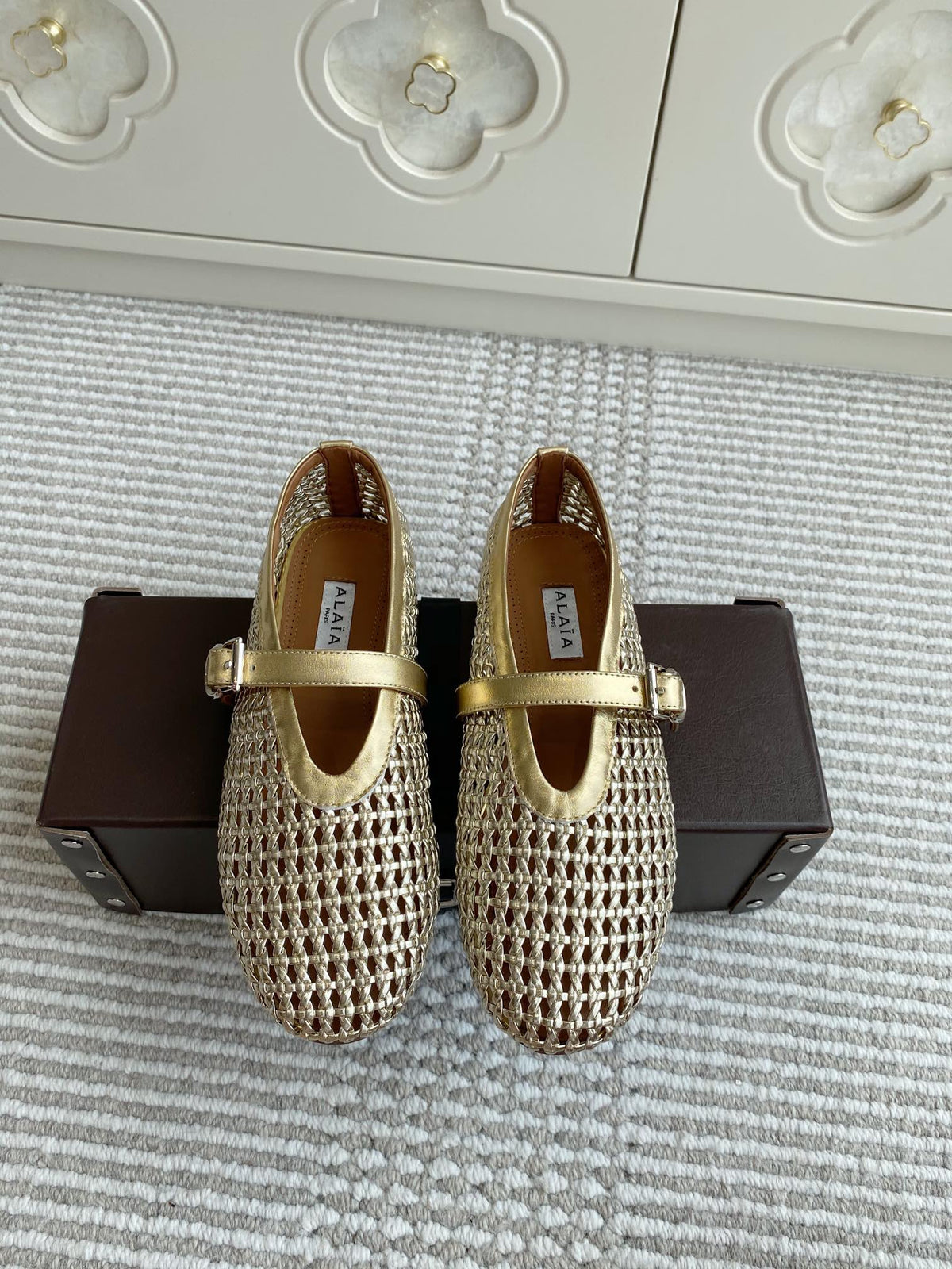 Alaia Women's Ballet Flat Gold Lambskin 291053