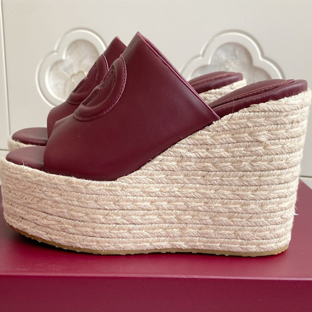 GC 25 Interlocking G Sandal Red Burgundy Cord Cowhide 291033