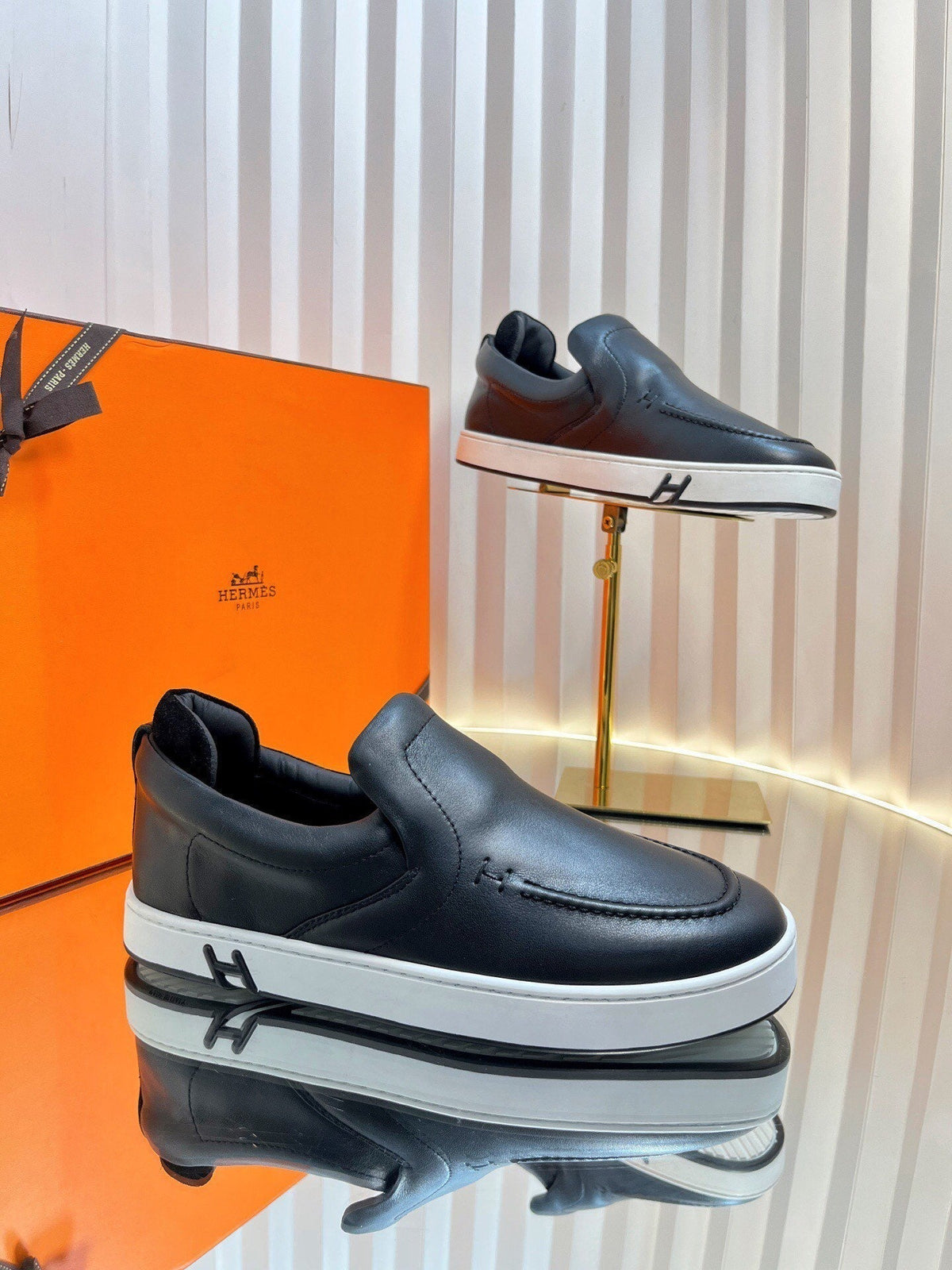 HM British Retro Loafers Black Suede 317075