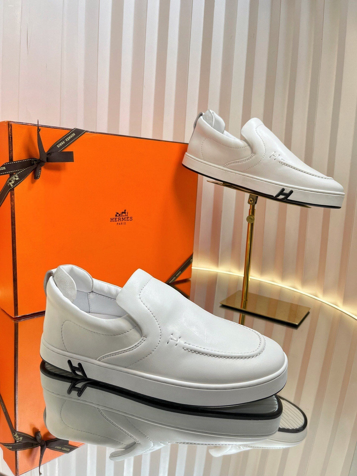 HM British Retro Loafers White Suede 317076