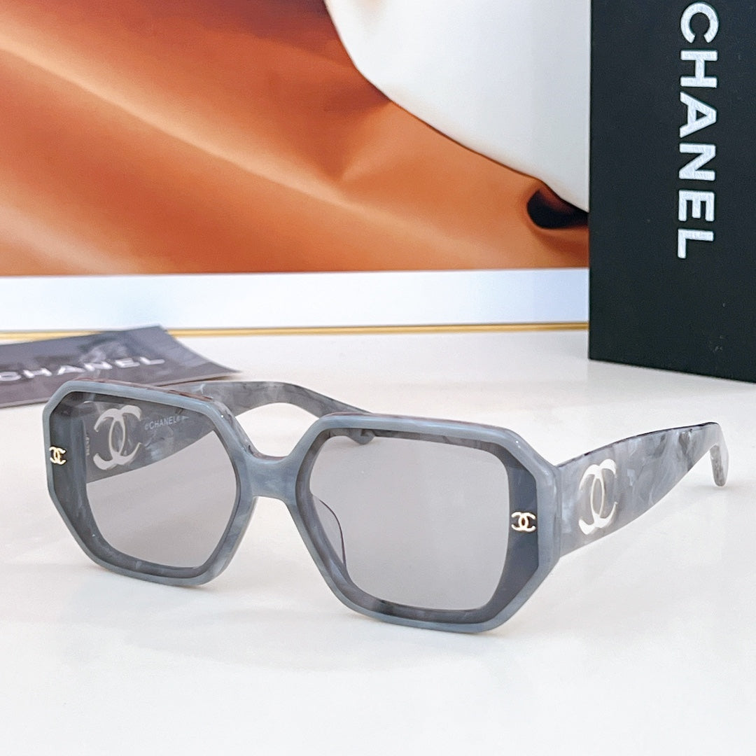 Chanel Sunglasses 647695