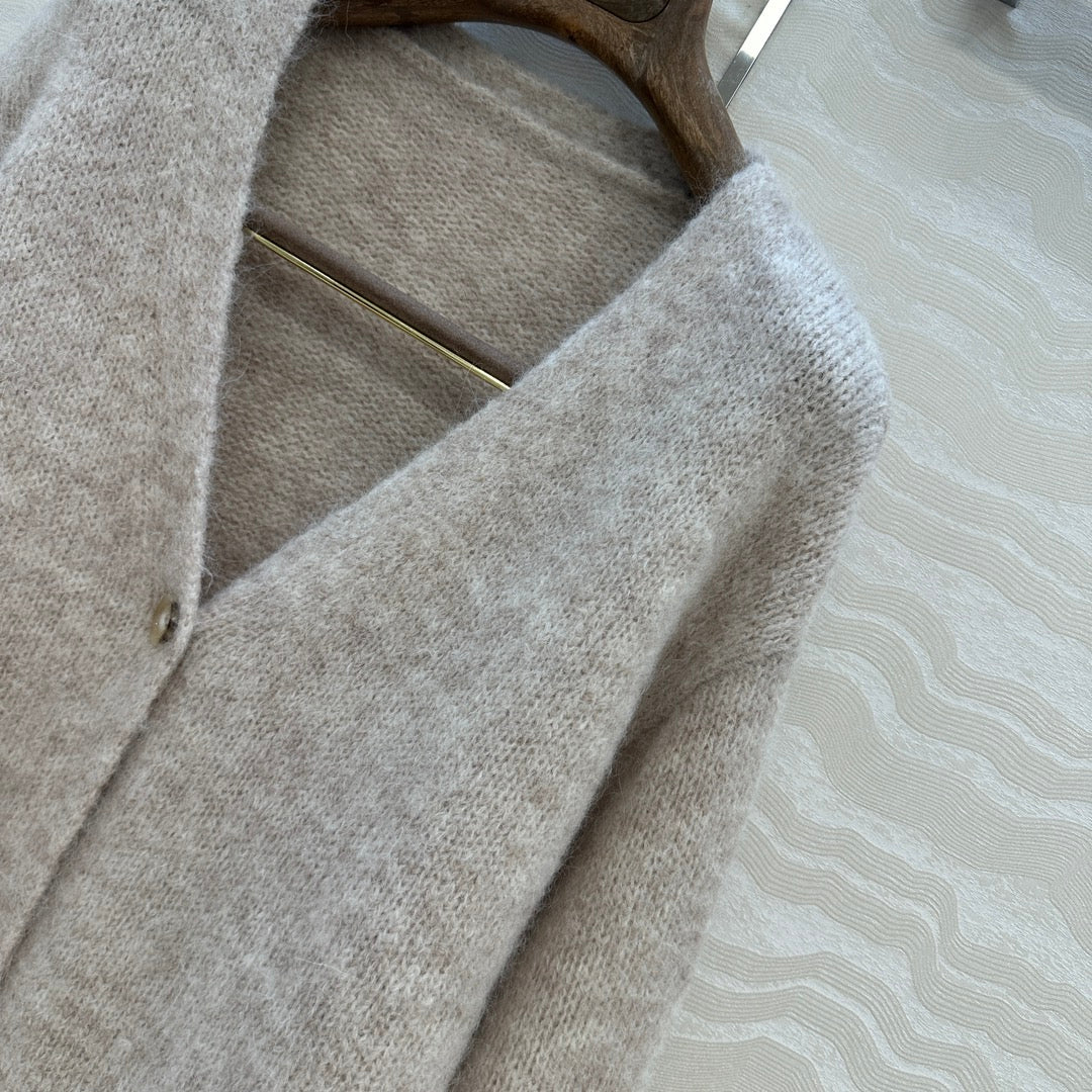 LP 25 V-neck Cardigan Light Beige Grey Alpaca Wool 291827