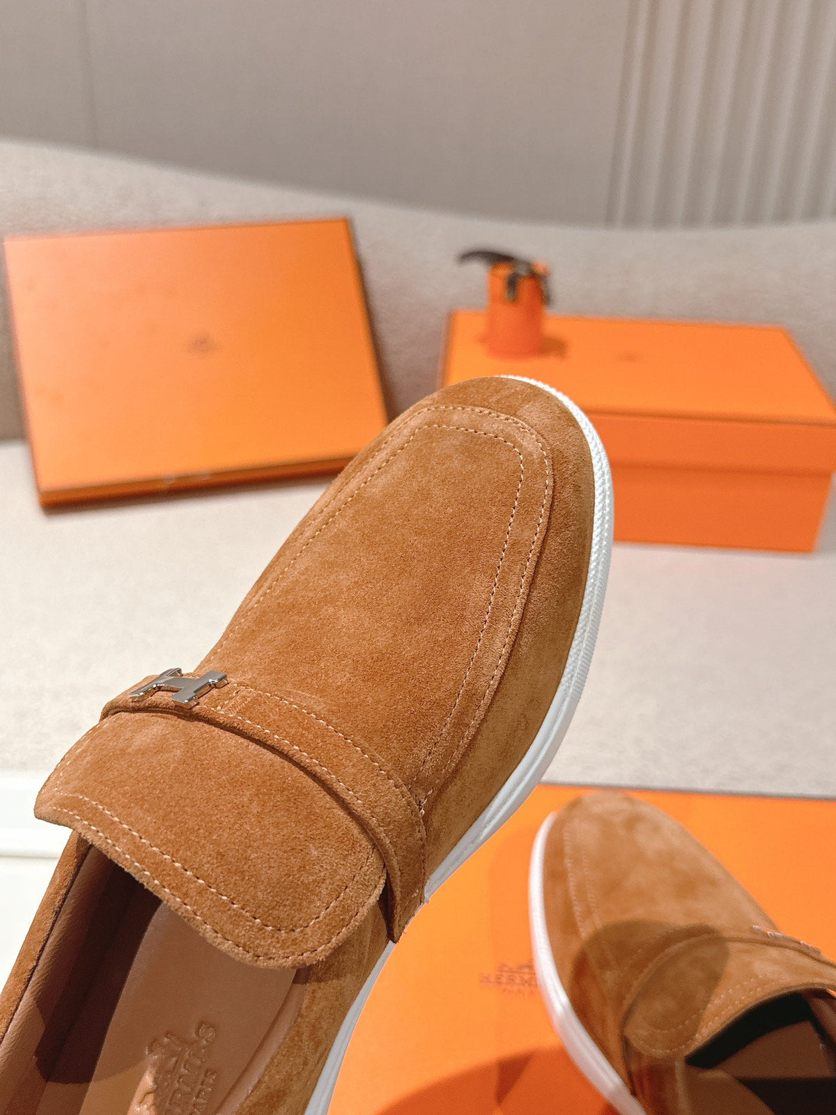 HM 25ss Loafers Camel Brown Suede 577161