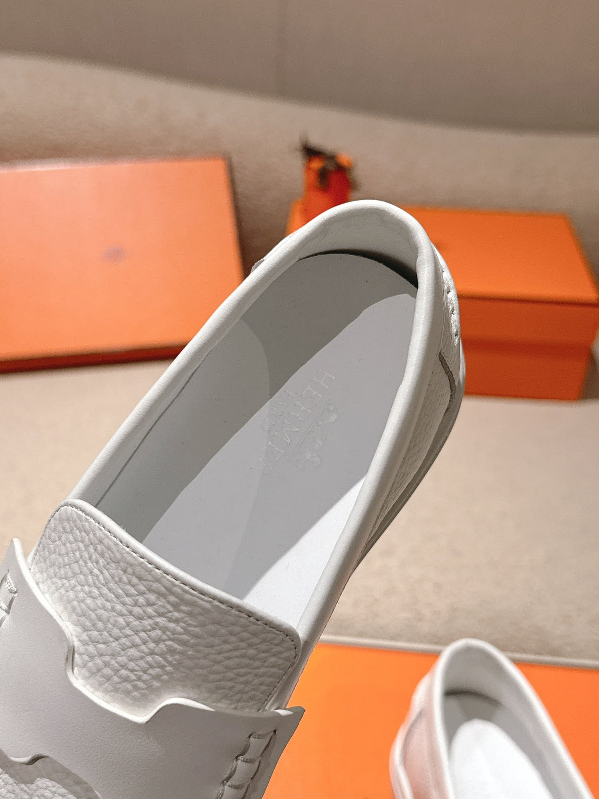 HM 25ss Platform Loafers White Sheepskin 577174