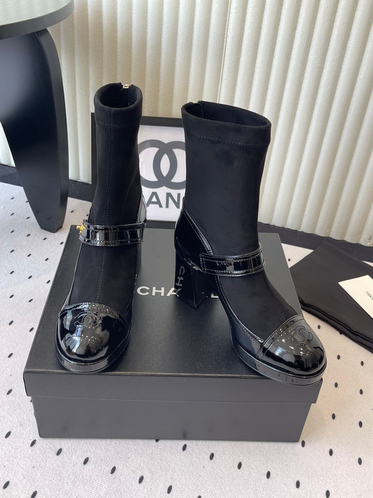 CC 25 Short Boot Black Suede Patent Leather 514102