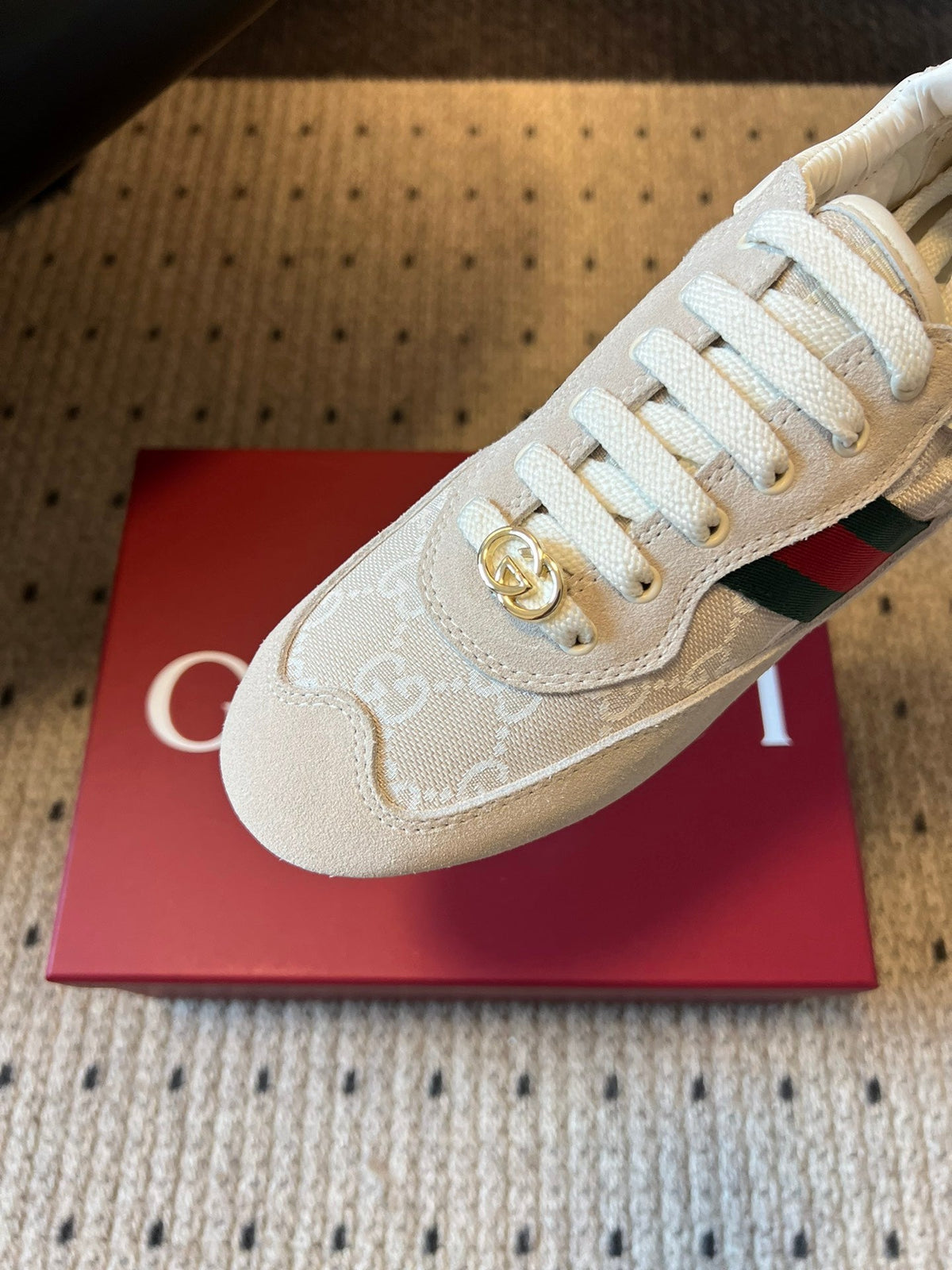 Gucci 25 Sneaker Ivory Suede Fabric 530680