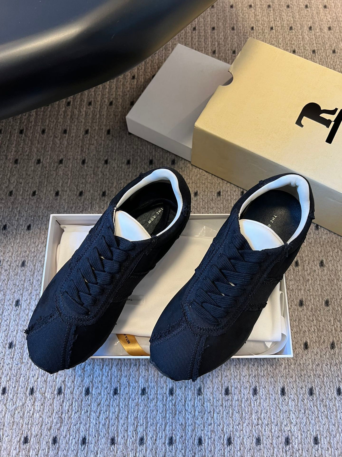 The Row 2025 Sneaker Black Suede Canvas 561647