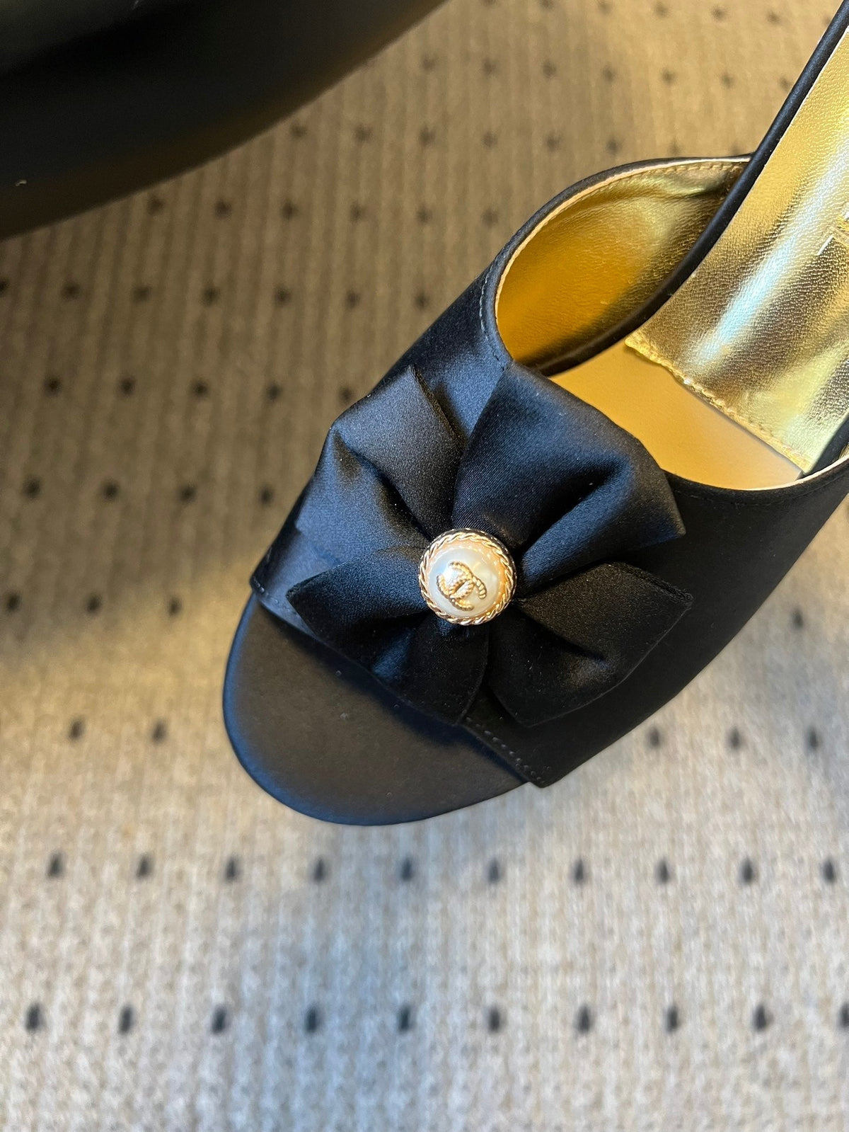 CC 26s High-Heeled Slides 60 Black Satin Cowhide 627180