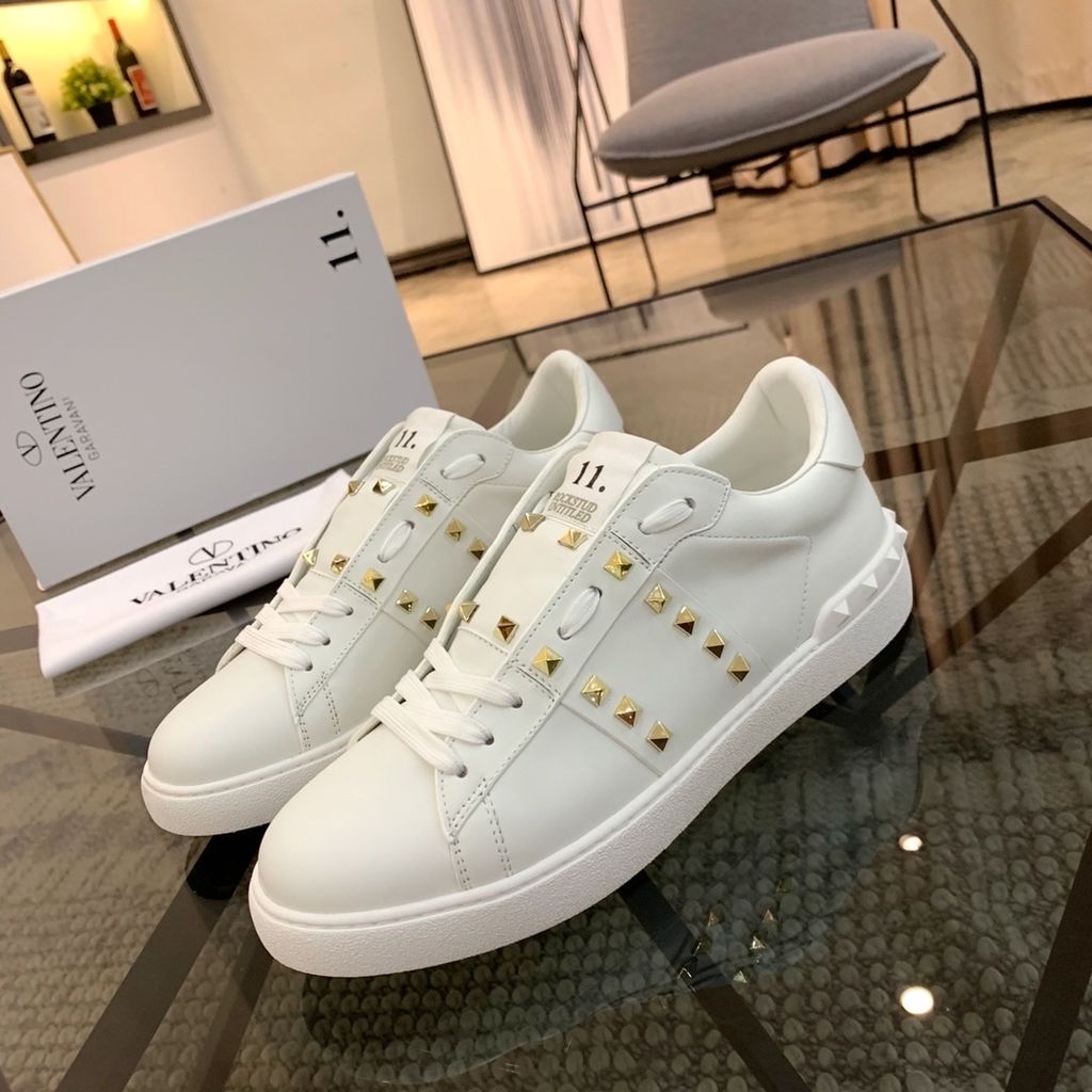 Rockstud Untitled White Calfskin Gold Embellishments