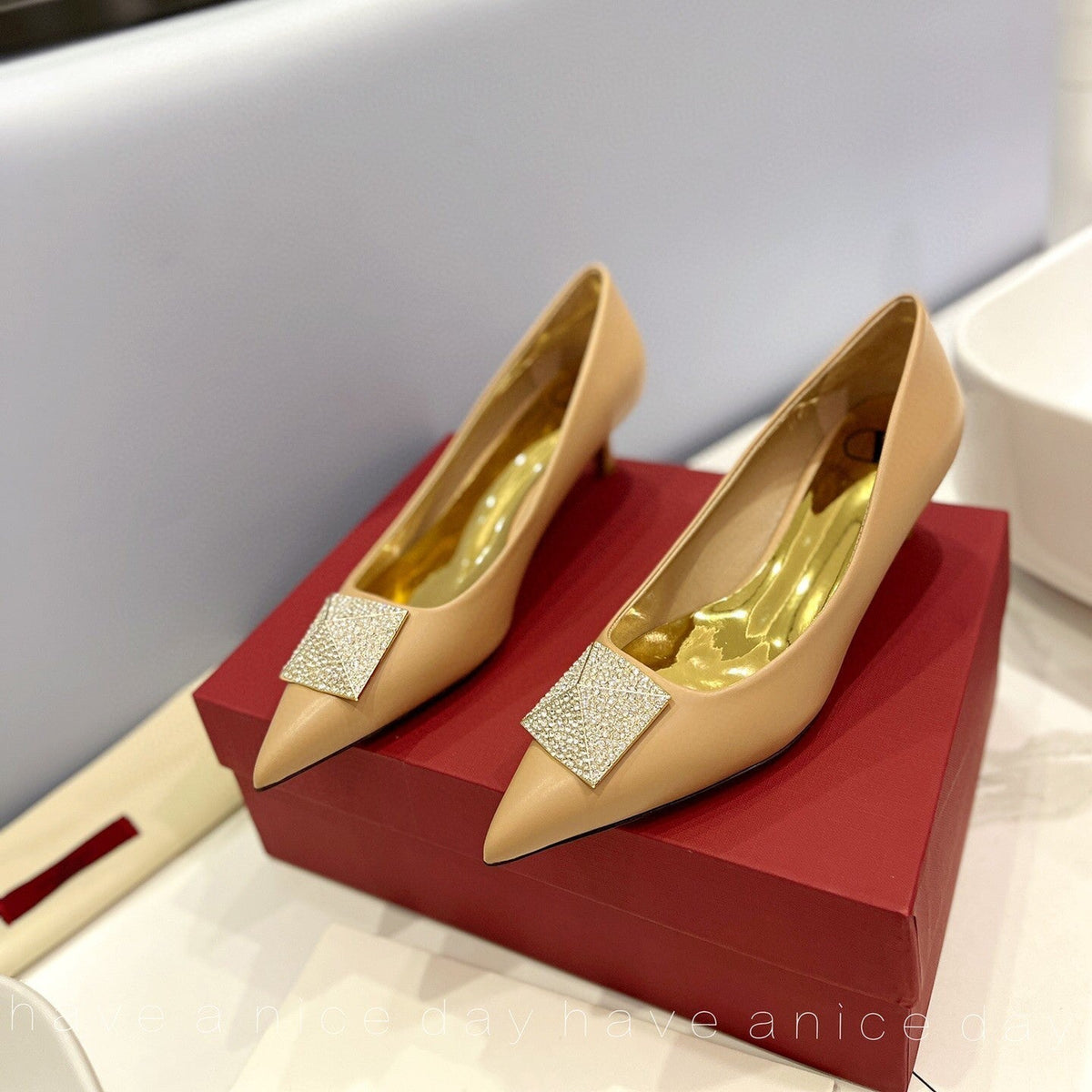 One Stud Diamond Patent Beige Leather Pump