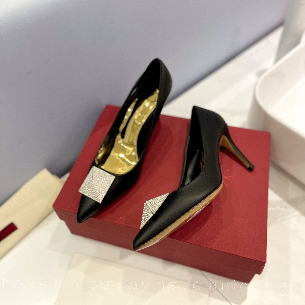 One Stud Diamond Patent Black Leather Pump