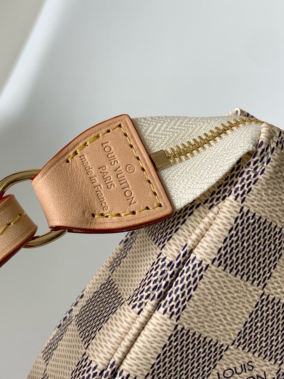 pochette accessories 23cm beige damier azur canvas