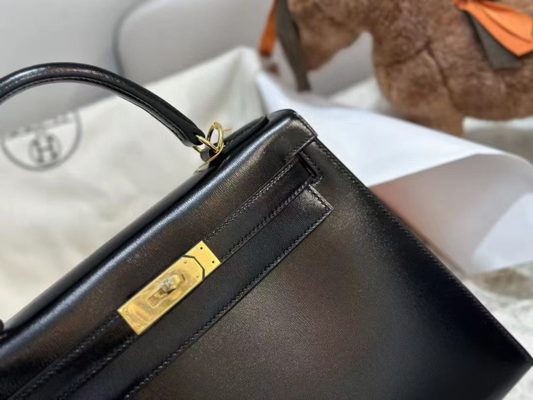 HM KELLY 28CM BLACK BOXCALF GOLD HARDWARE