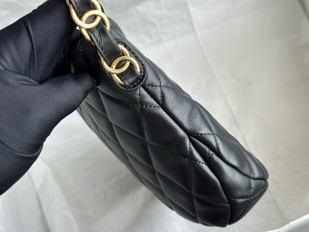 CC 24K Hobo Bag 23cm Black Shiny Lambskin