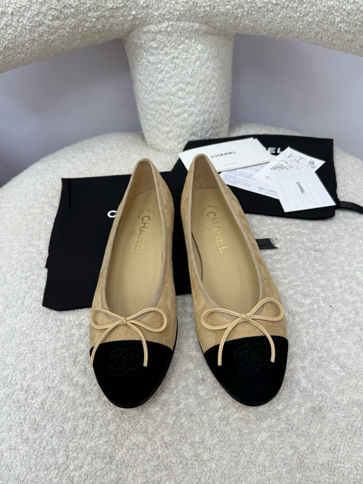 CC 25A Ballet Flat Beige Black Suede
