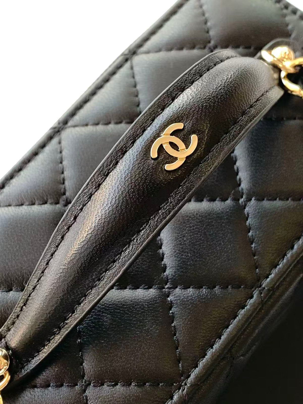 CC 25C Vanity Top Handle 17cm Black Grained Calfskin Gold Hardware