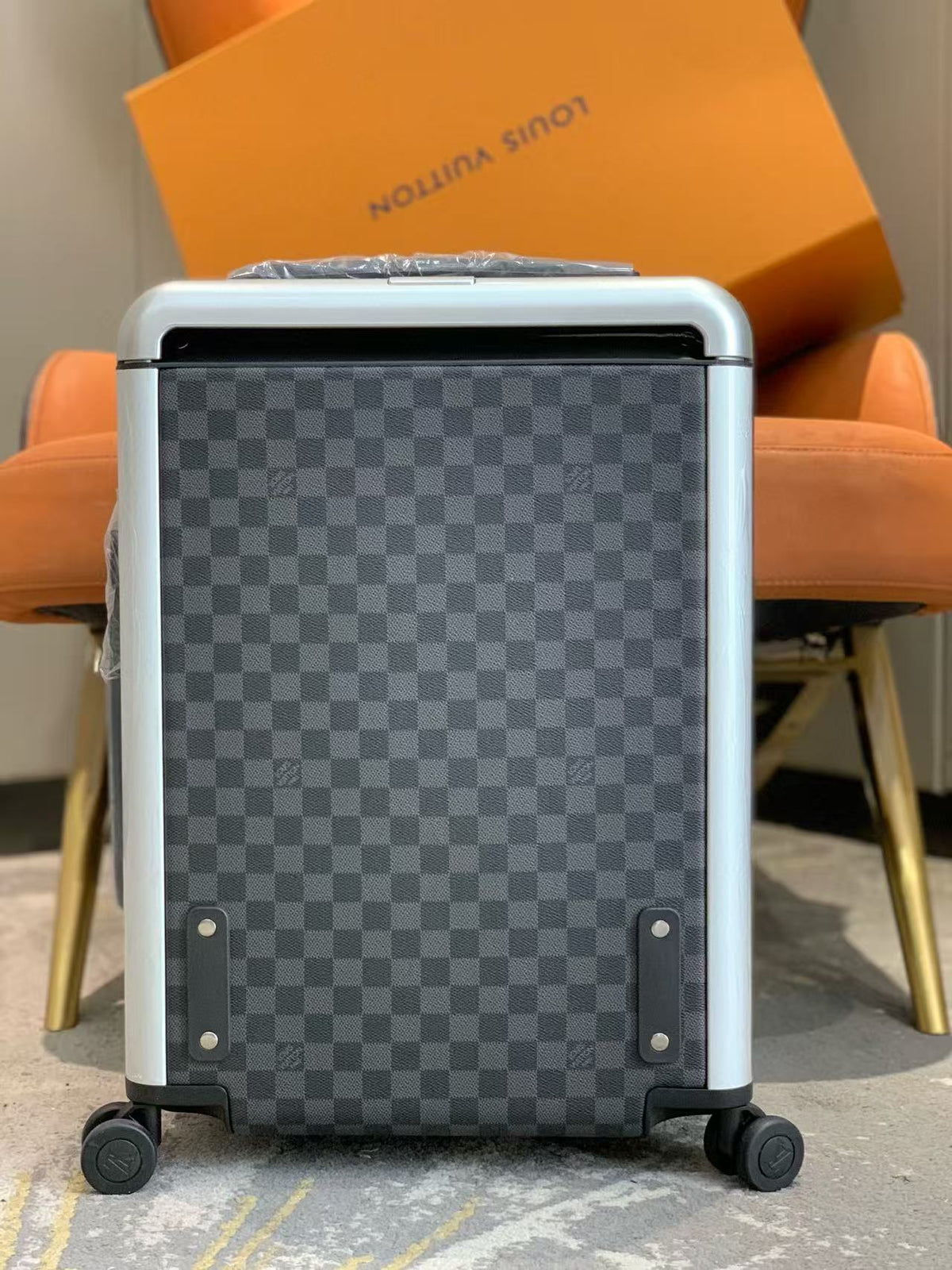 Louis Vuitton Horizon 55 Suitcase Gray Black Leather