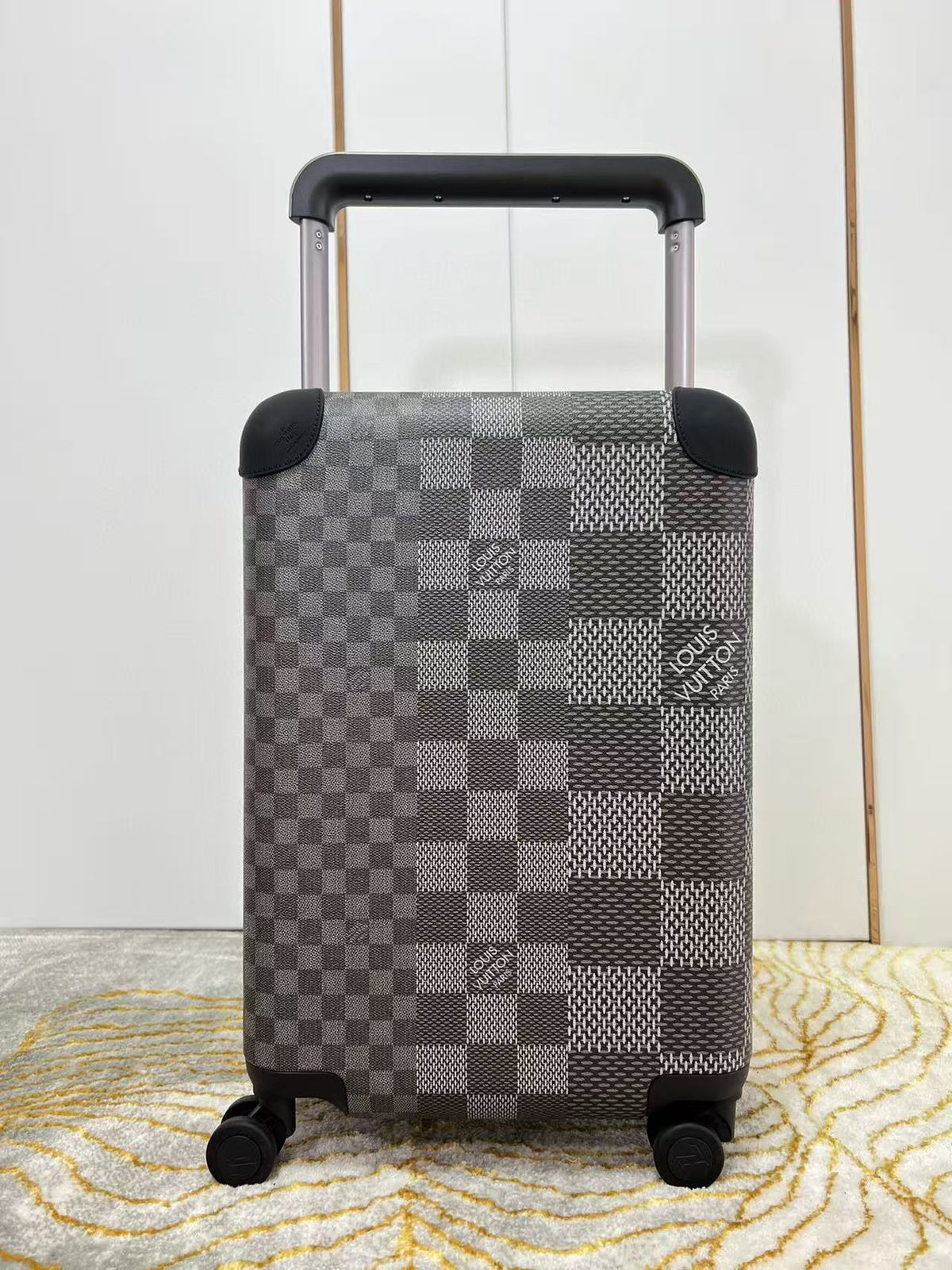 Louis Vuitton Horizon 55 Plaid Suicase Gray Black Leather