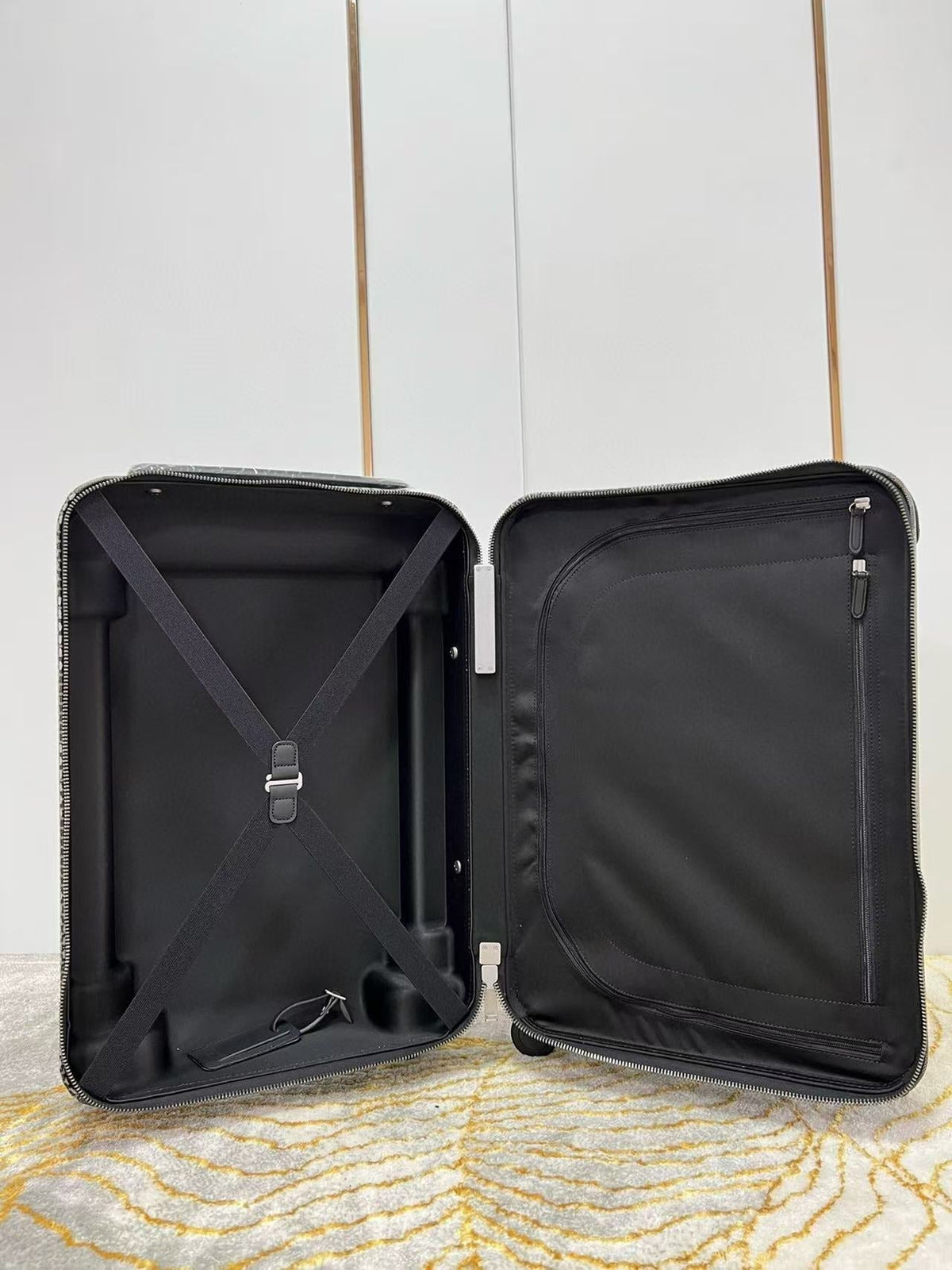 Louis Vuitton Horizon 55 Plaid Suitcase Gray Black Leather