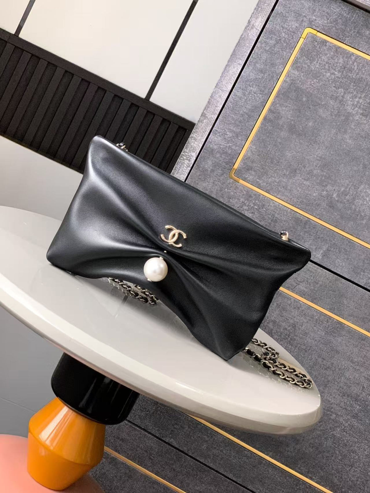 Chanel 2025 Shiny Pearl Clutch With Chain Bag 24cm Black Lambskin