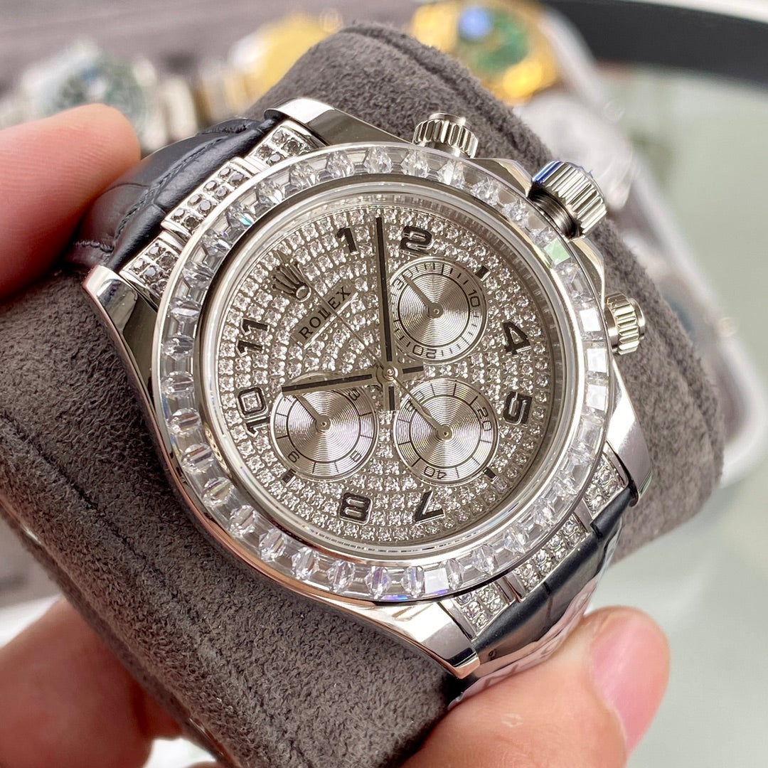 DAYTONA SET WITH 36 BAGUETTE-CUT DIAMONDS BLACK LEATHER