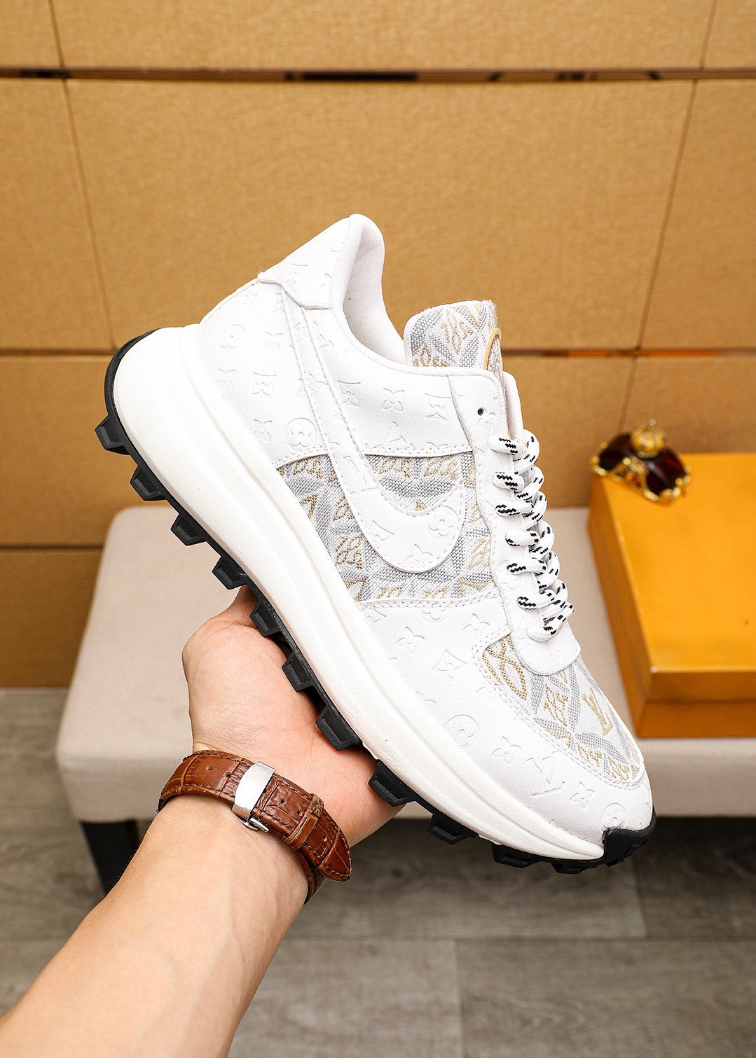 LV HIGH-END CLASSIC WHITE SUEDE MEN'S SHOES