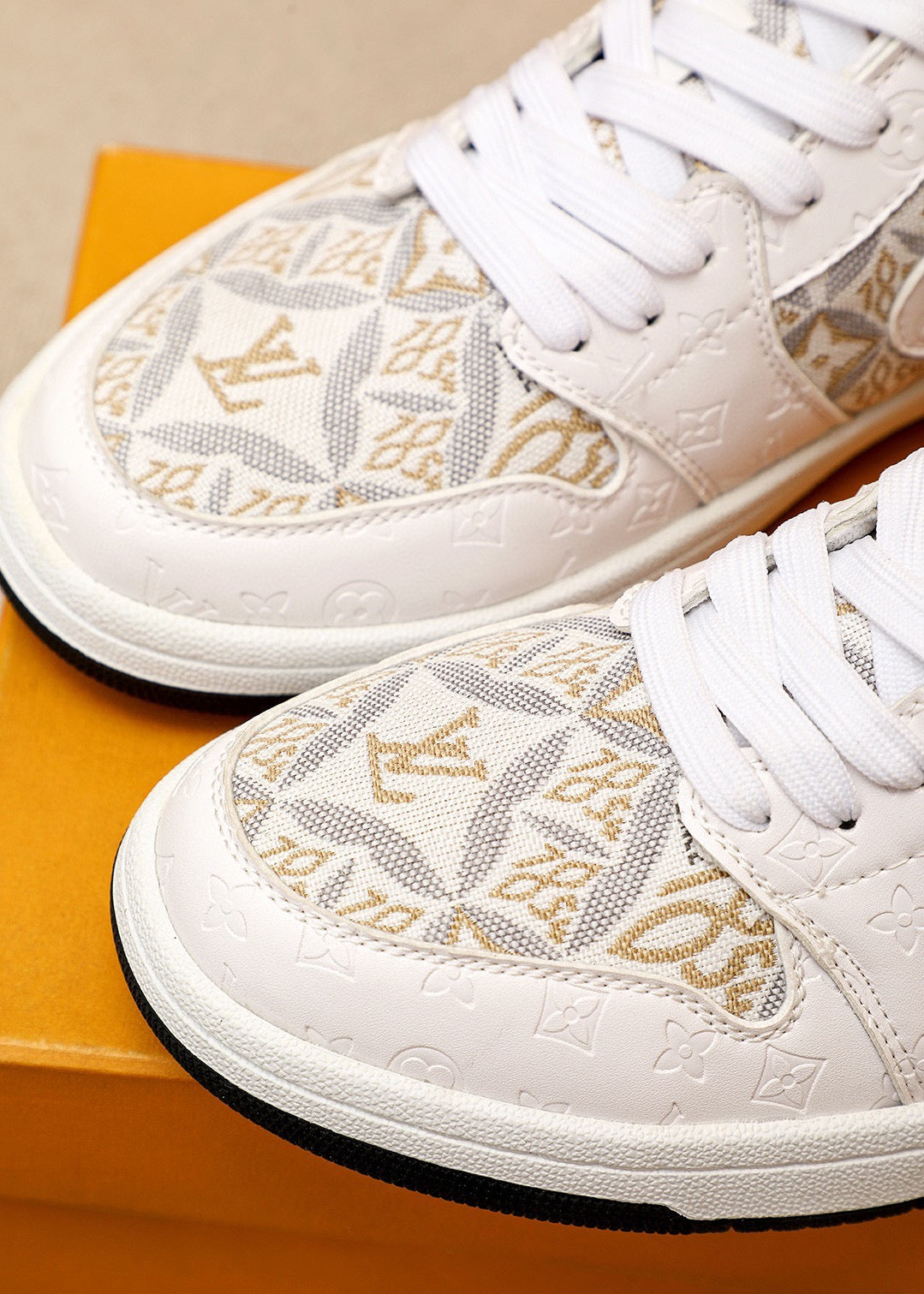 AIR FORCE LV MONOGRAM SNEAKER WHITE GREY