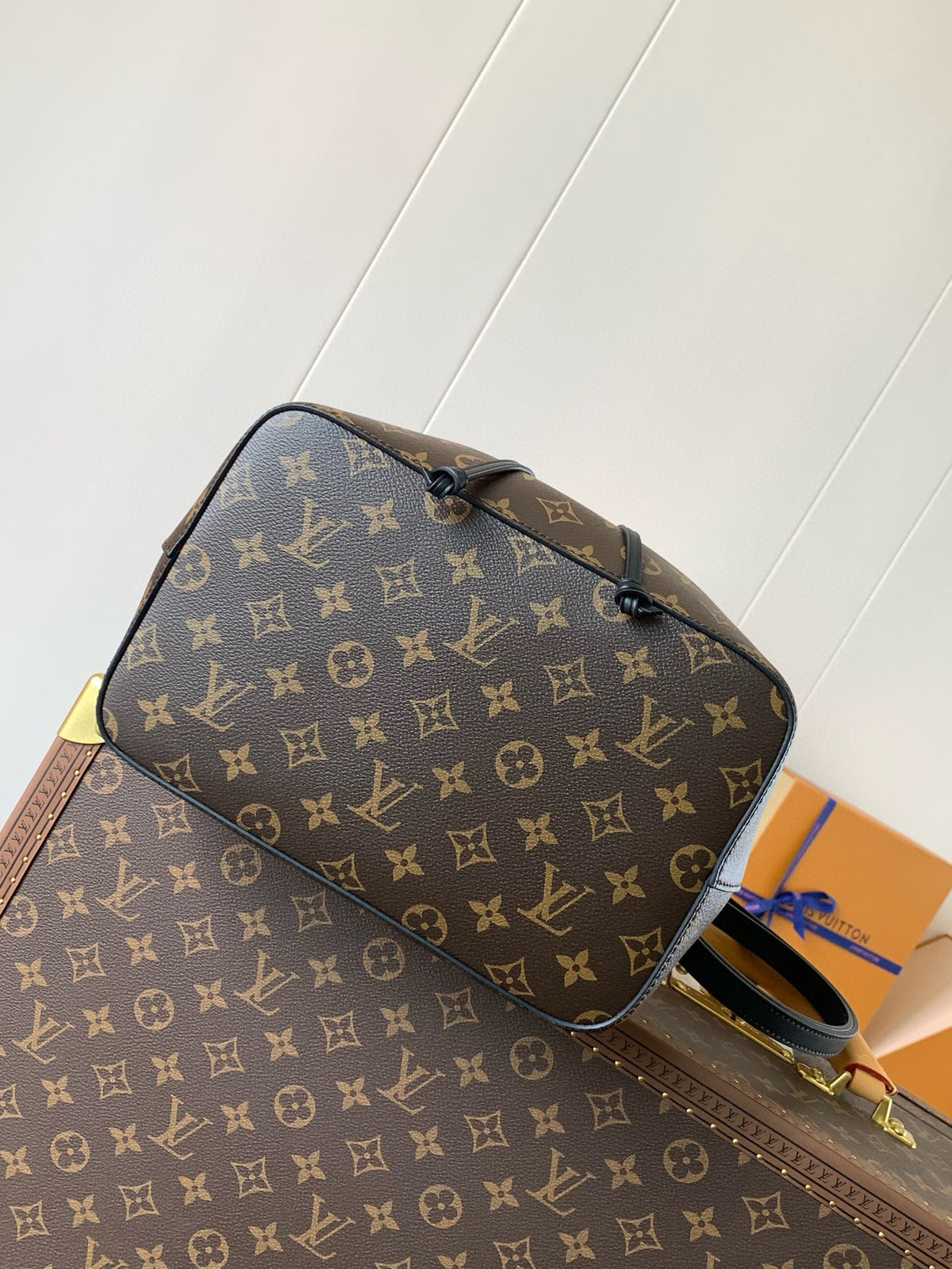 LV 26 Neonoe MM Monogram Brown Cowhide
