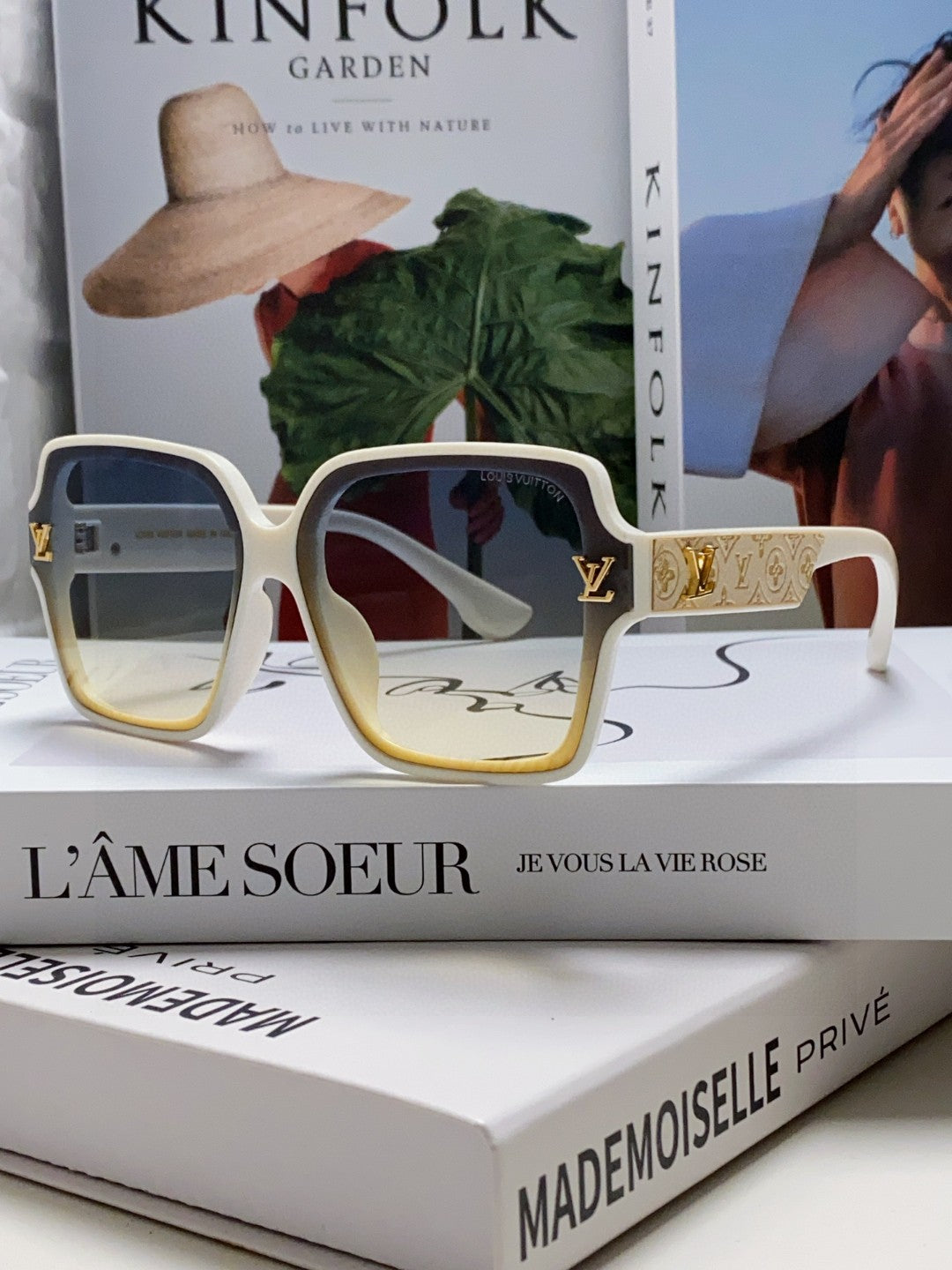 Louis Vuitton Sunglasses 559606