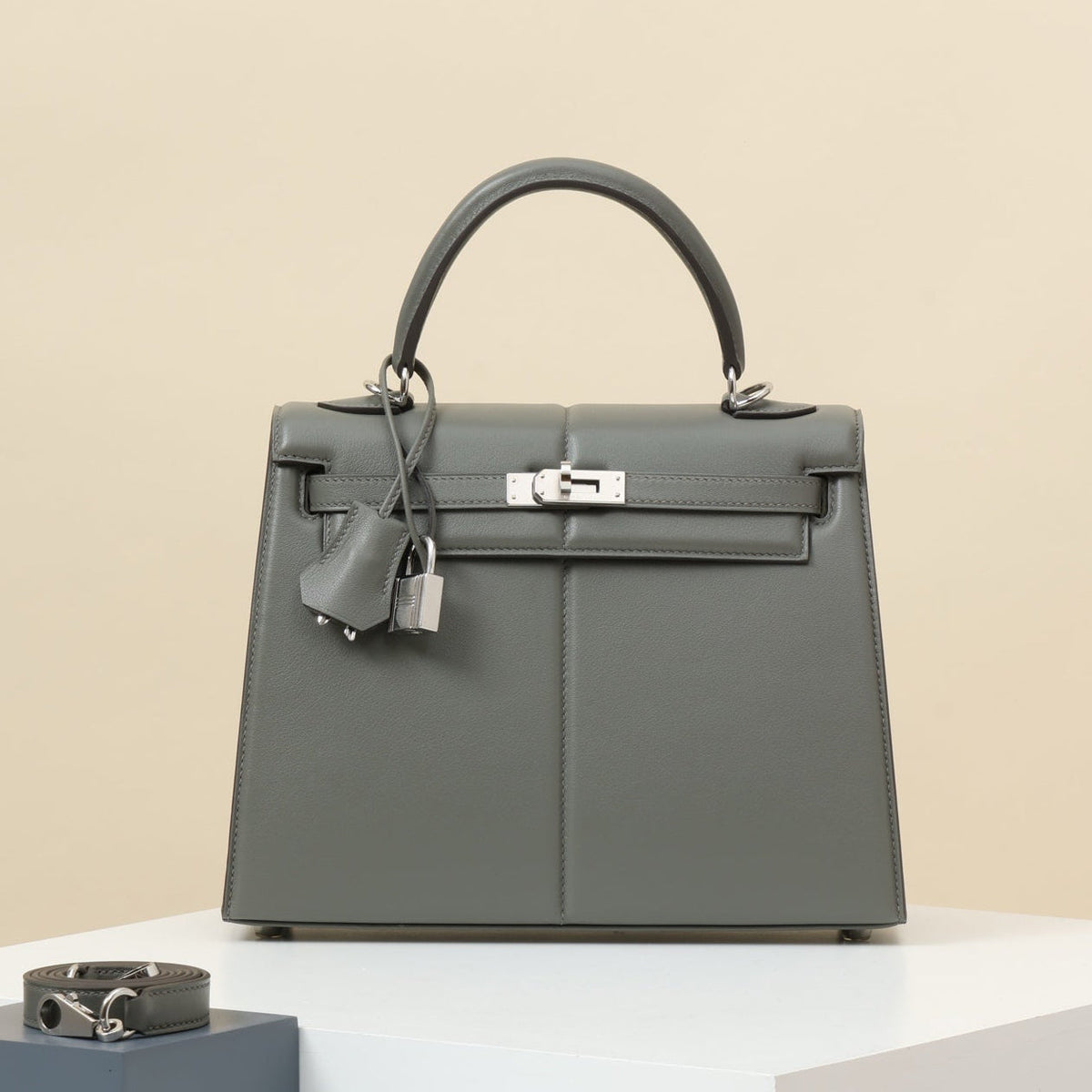 High-end Hermes 2026 Padded Kelly Sellier Bag 25cm Swift Leather