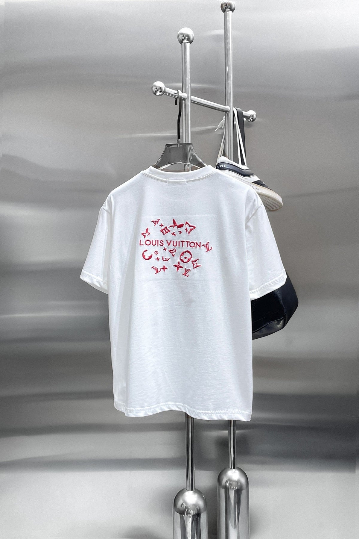 LV 2026 Men Short-sleeved T-shirt Cotton 303375
