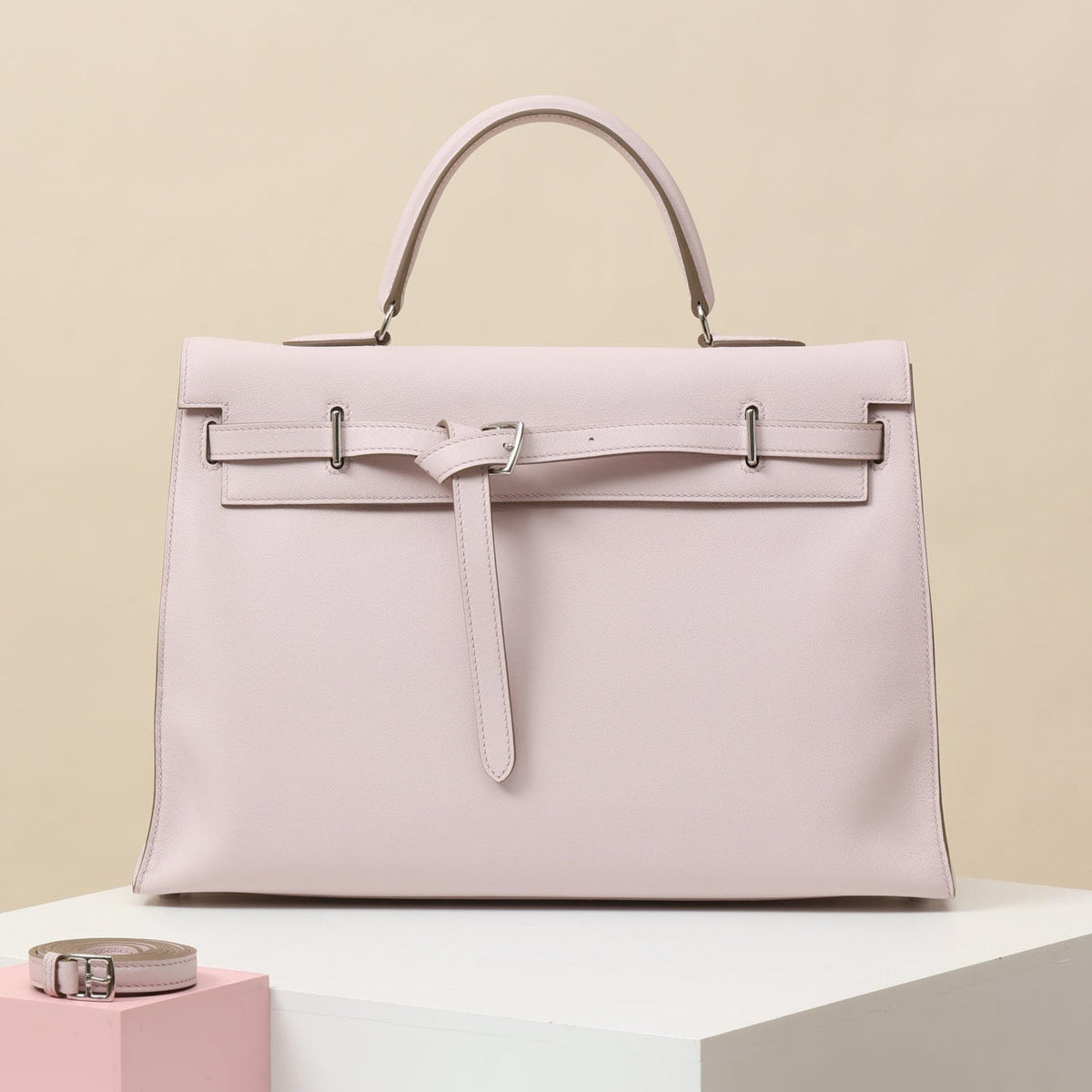 High-end Hermes 2026 Kelly Flat Bag 35cm Swift Calfskin