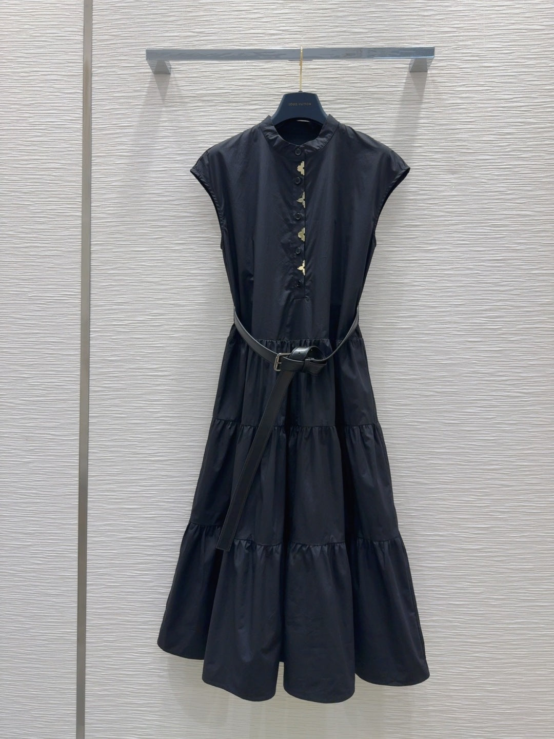 LV 25 Simple Elegant Vest Dress Black White Cotton