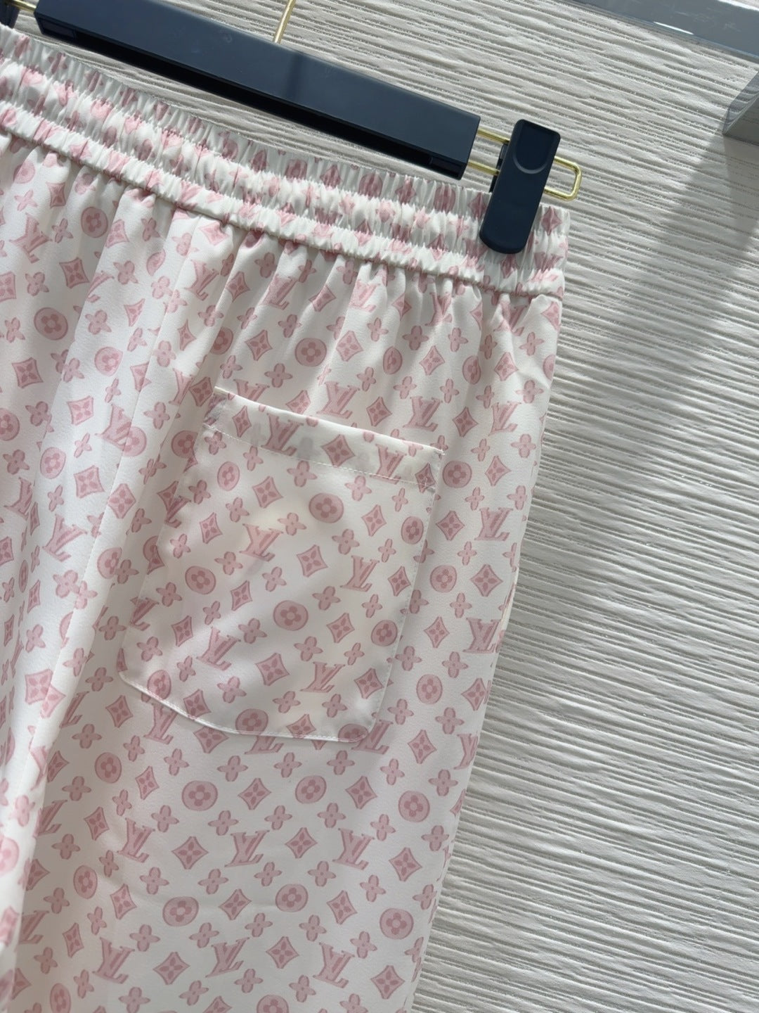 LV 25S Slightly Transparent Set Pink White Poliester