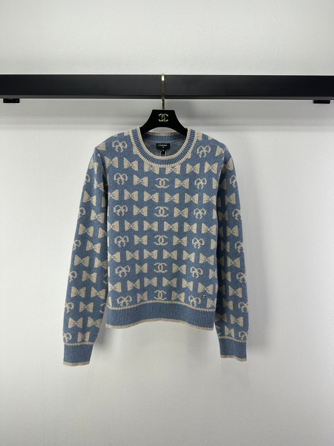 Chanel 2025 Double-C bow Knit Sweater Cashmere 329230