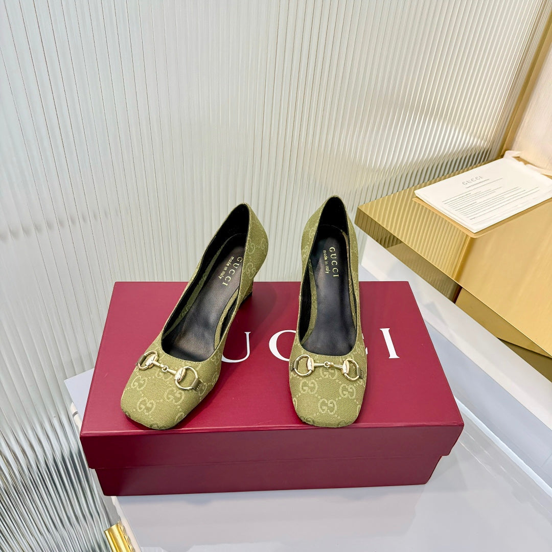 Gucci 2026 Horsebit Iconic Pumps Canvas 928276