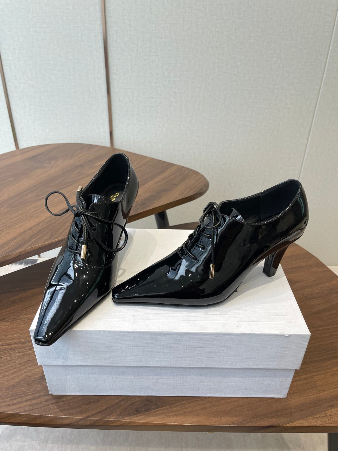 Celine 26 Pointed Toe Lace-Up Heels Patent Leather 790804