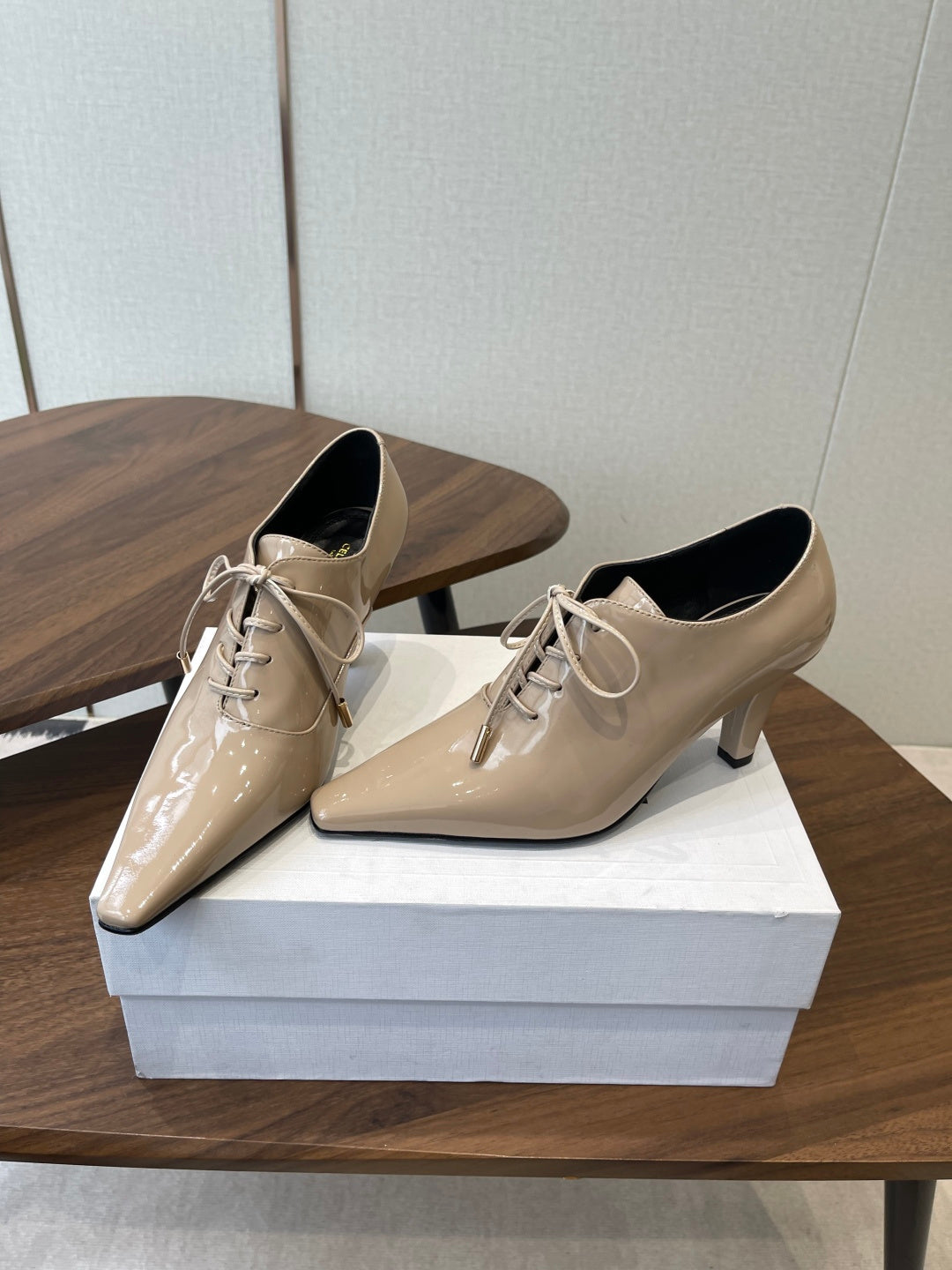 Celine 26 Pointed Toe Lace-Up Heels Patent Leather 790804
