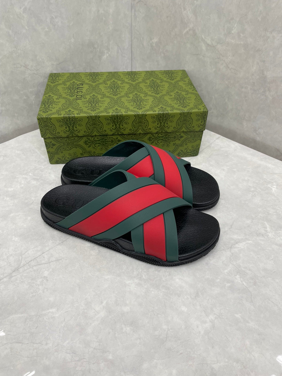 Gucci 2026 GG Unisex Woven Rubber Slippers 788222