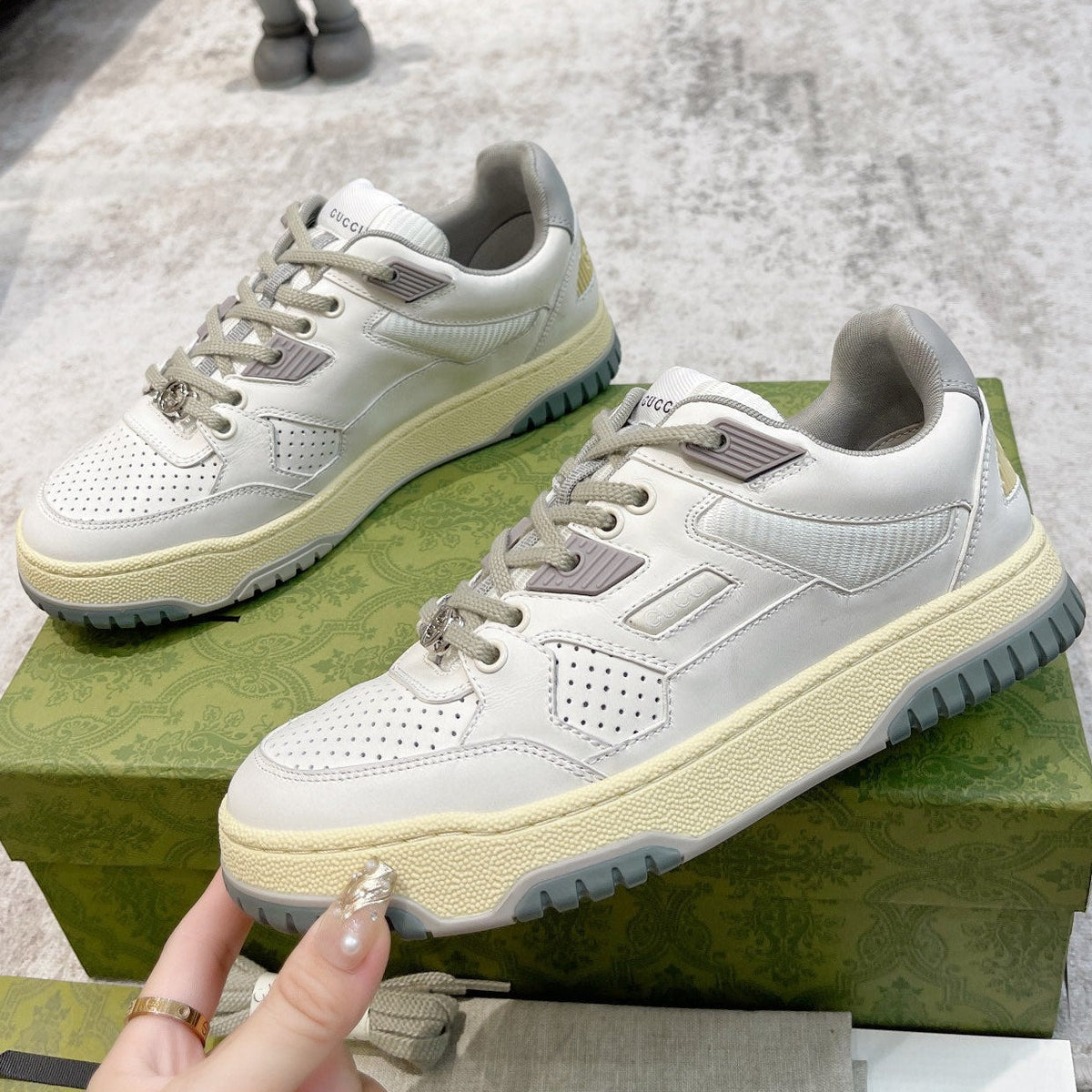 Gucci 2026 Low Top Sneakers Calfskin 988615